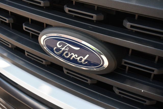 2021 Ford F-150 XL 2WD Reg Cab 8' Box - 23039684 - 27