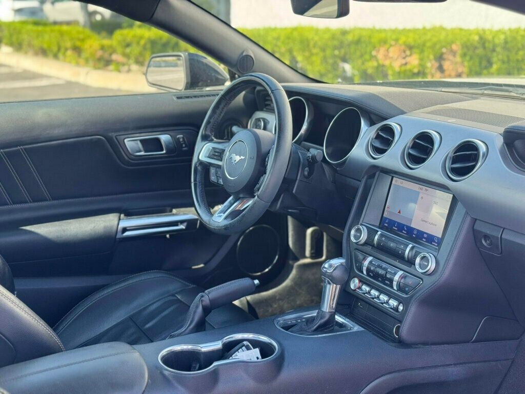 2021 Ford Mustang EcoBoost photo 12