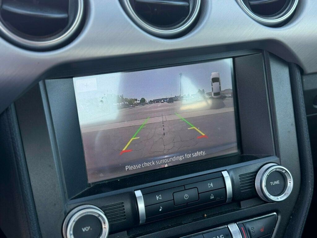 2021 Ford Mustang EcoBoost photo 19