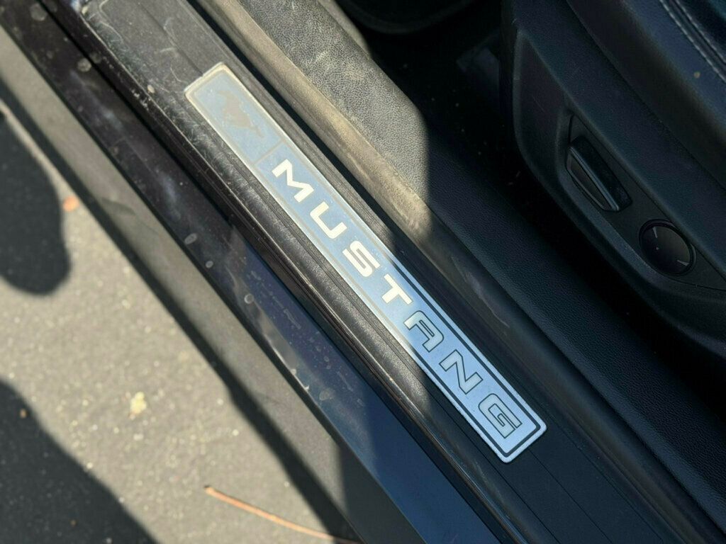 2021 Ford Mustang EcoBoost photo 25