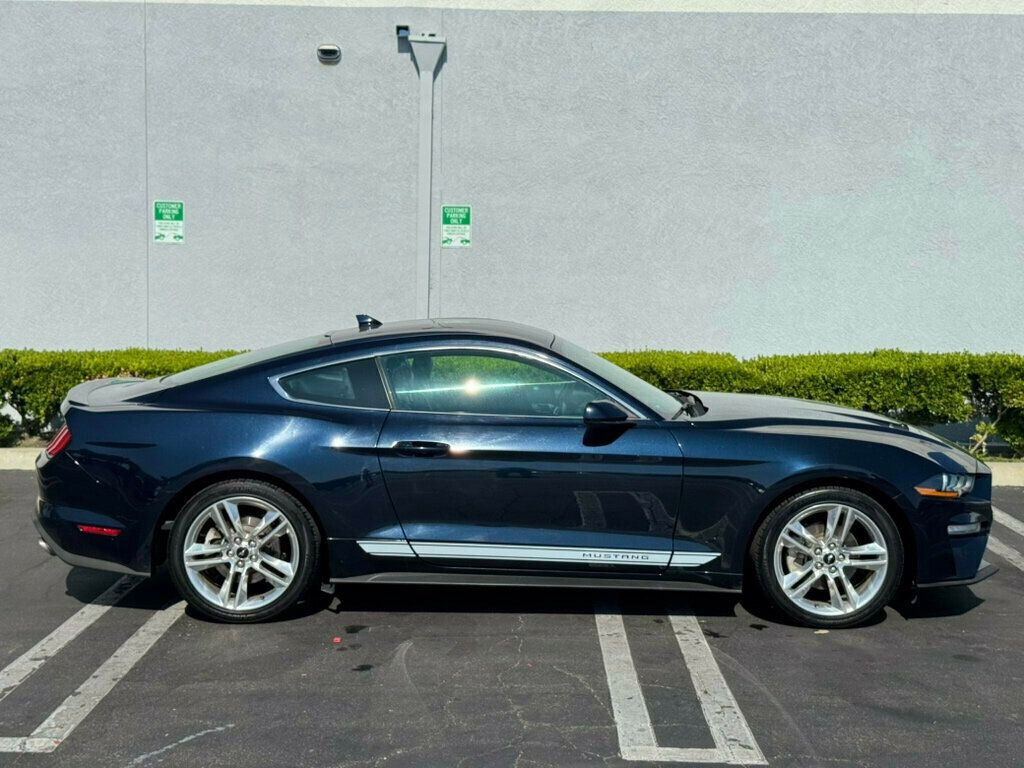 2021 Ford Mustang EcoBoost photo 4