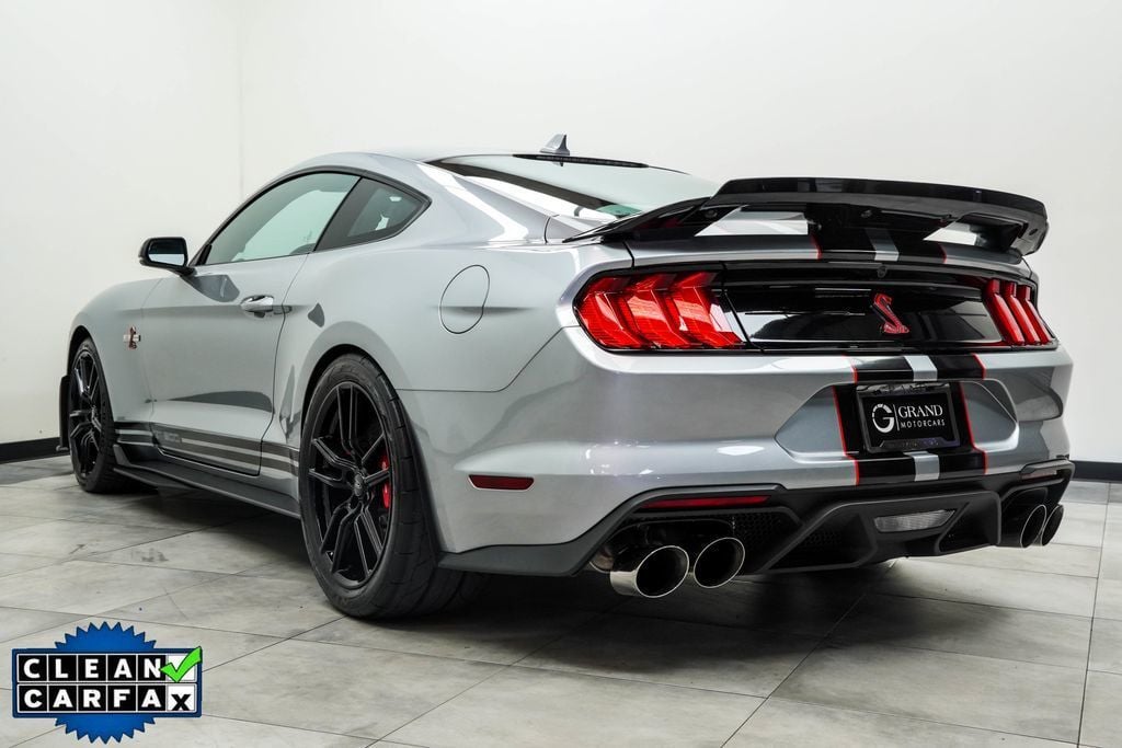 Ford Mustang photo 11
