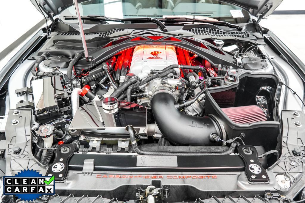 Ford Mustang photo 15