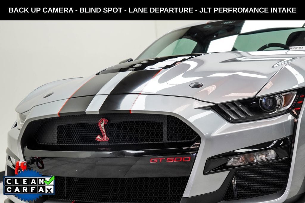 Ford Mustang photo 2