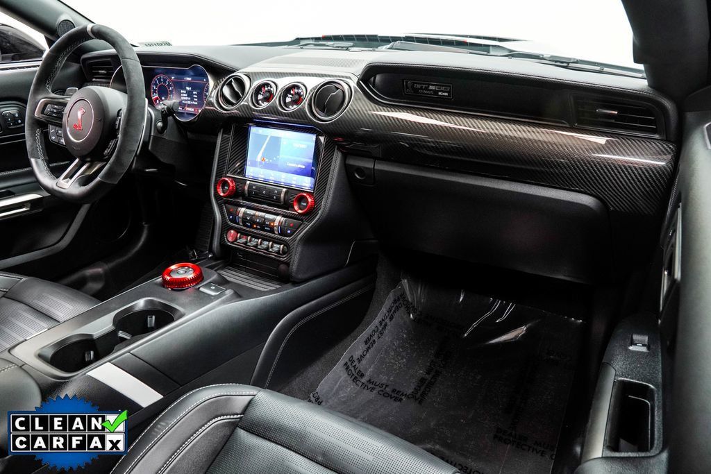 Ford Mustang photo 21