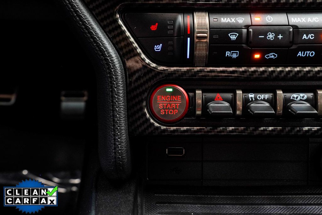 Ford Mustang photo 25