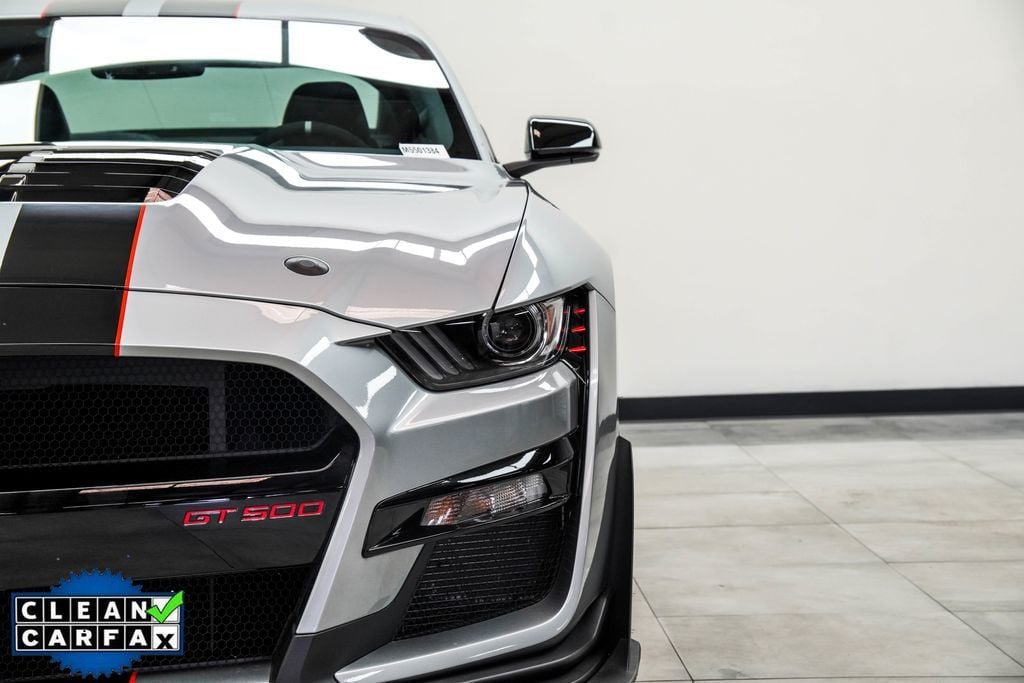 Ford Mustang photo 8