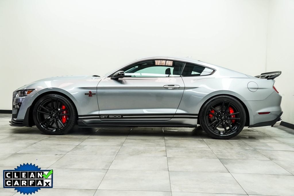 Ford Mustang photo 9