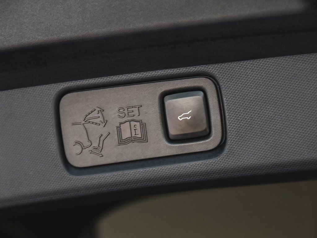 2021 Ford Mustang Mach-E Premium photo 35