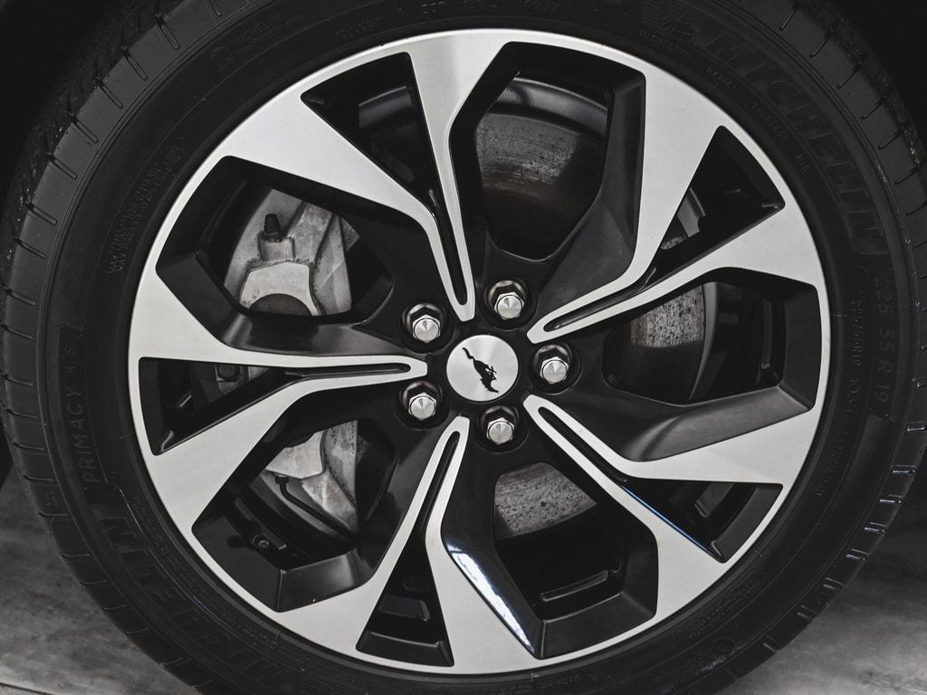 2021 Ford Mustang Mach-E Premium photo 7