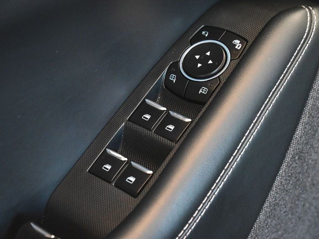 2021 Ford Mustang Mach-E Premium photo 9