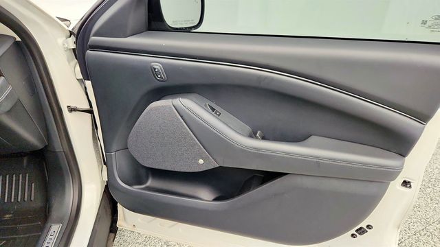 2021 Ford Mustang Mach-E Premium AWD - 22972407 - 24