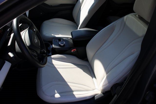 2021 Ford Mustang Mach-E Premium photo 13