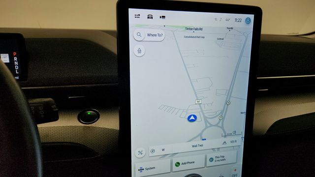 2021 Ford Mustang Mach-E Select AWD - 22947904 - 18