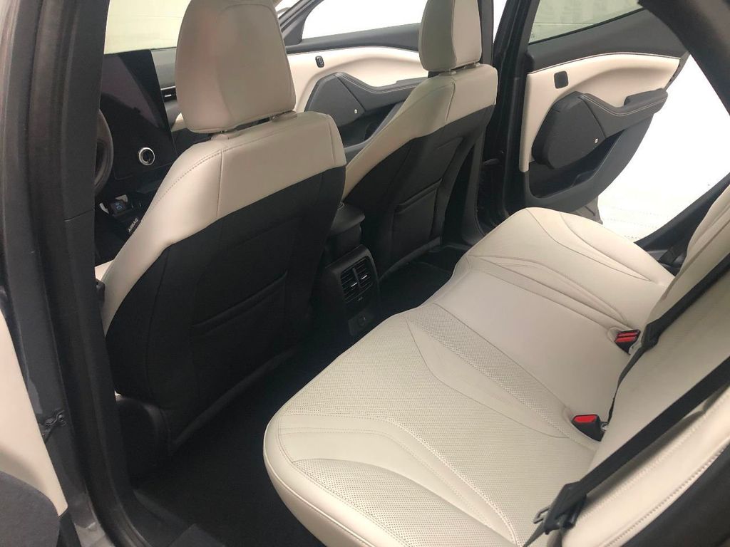 2021 Ford Mustang Mach-E Premium photo 18