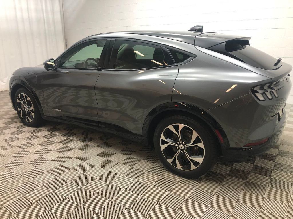 2021 Ford Mustang Mach-E Premium photo 5