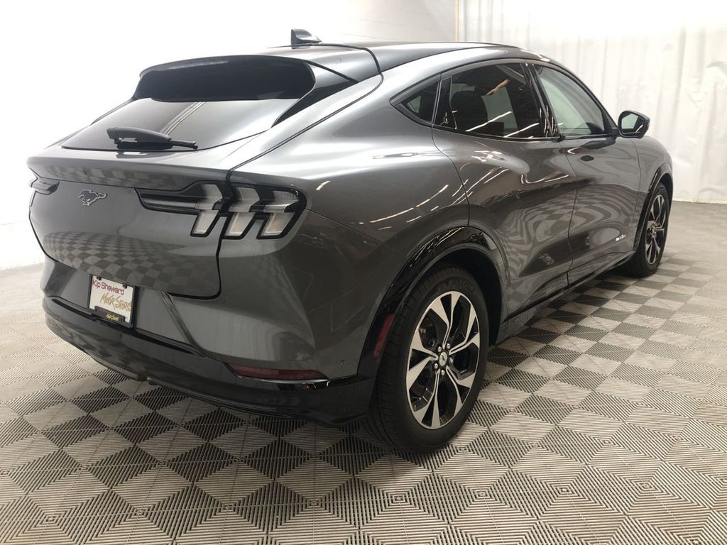2021 Ford Mustang Mach-E Premium photo 6