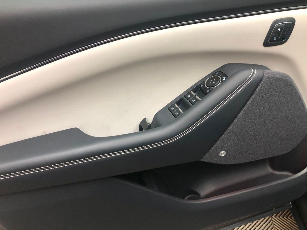 2021 Ford Mustang Mach-E Premium photo 8