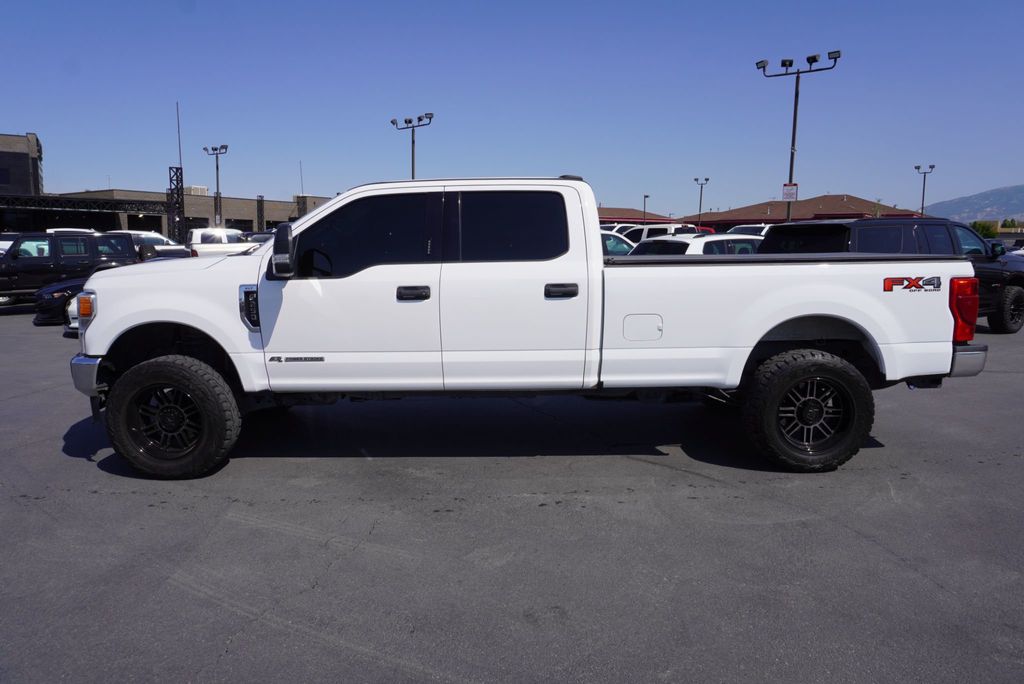 2021 Ford F-250 XLT FX4 photo 2
