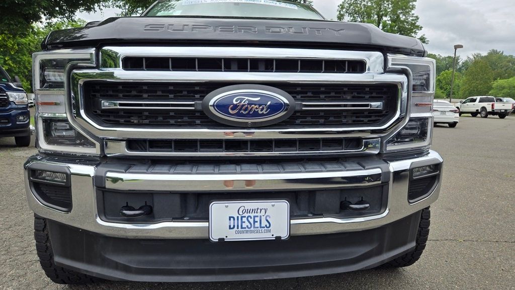 2021 Ford F-250 Lariat FX4 photo 2