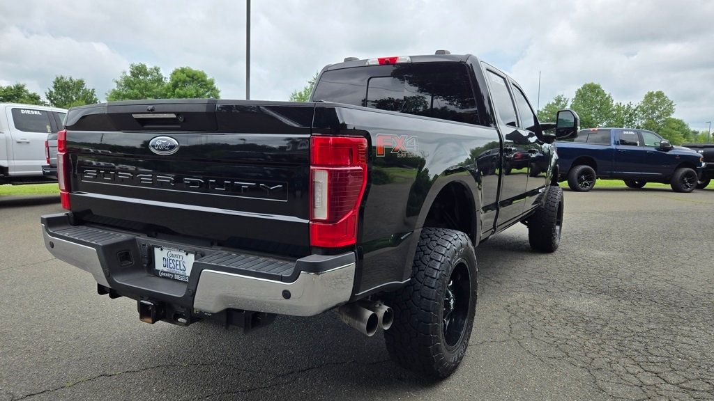 2021 Ford F-250 Lariat FX4 photo 9