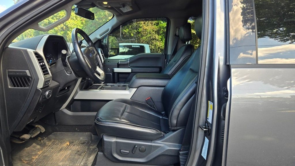 2021 Ford F-250 Lariat FX4 photo 9