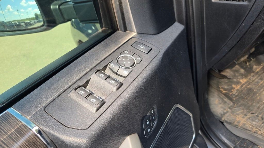 2021 Ford F-250 Lariat FX4 photo 10
