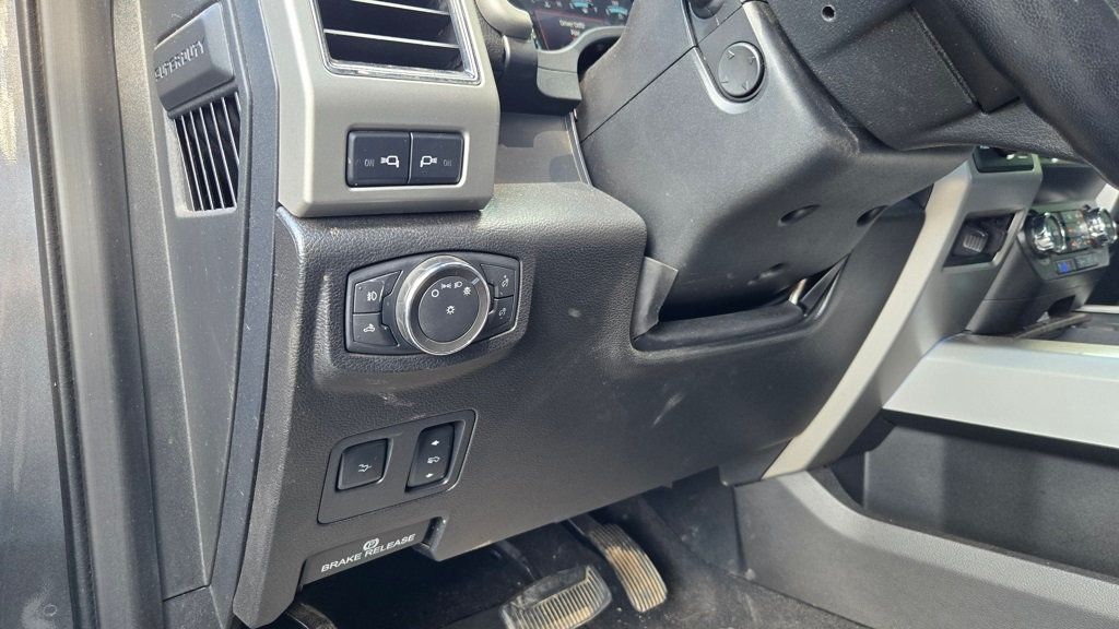 2021 Ford F-250 Lariat FX4 photo 11
