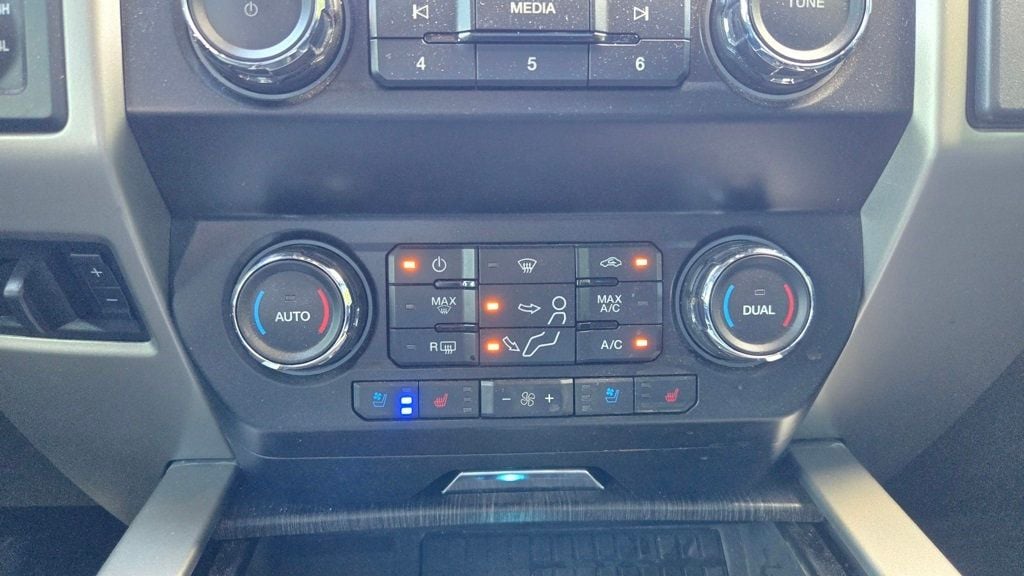 2021 Ford F-250 Lariat FX4 photo 14
