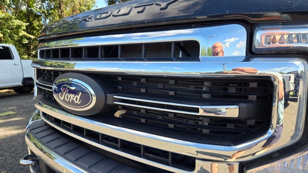 2021 Ford F-250 Lariat FX4 photo 4