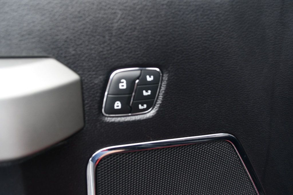 2021 Ford Super Duty F-350 DRW Lariat Ultimate Pkg 4x4 PowerStroke Pano Roof - 22919667 - 27