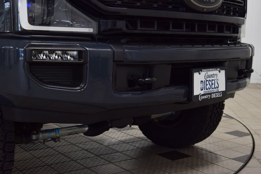 2021 Ford F-350 Lariat photo 10