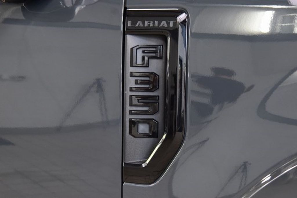 2021 Ford F-350 Lariat photo 12
