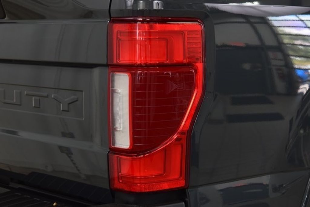 2021 Ford F-350 Lariat photo 16