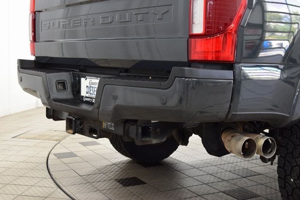 2021 Ford F-350 Lariat photo 17