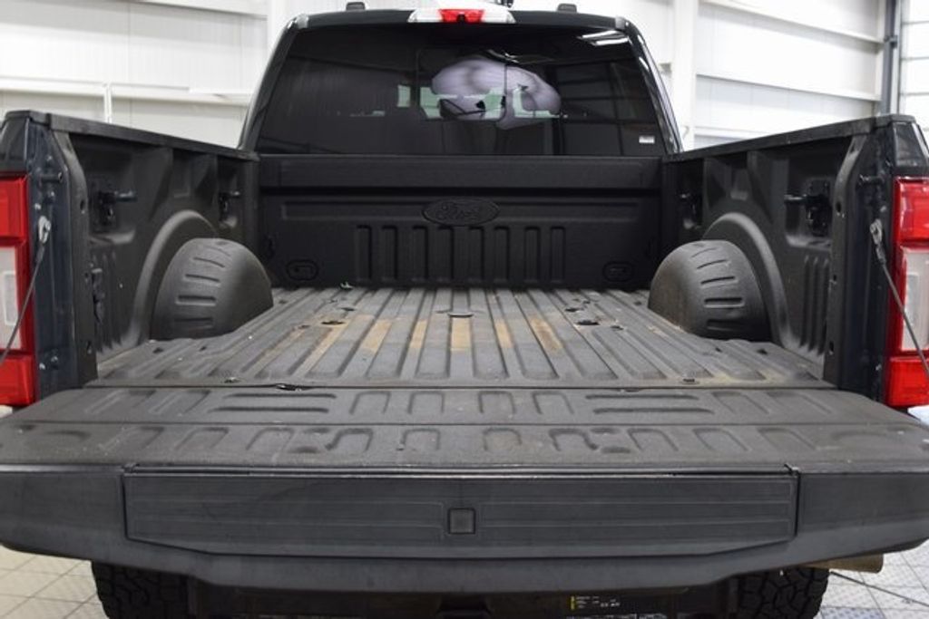 2021 Ford F-350 Lariat photo 19