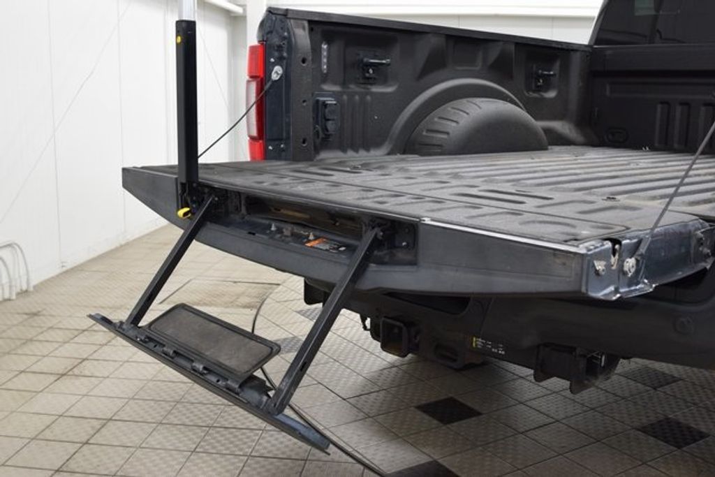 2021 Ford F-350 Lariat photo 20