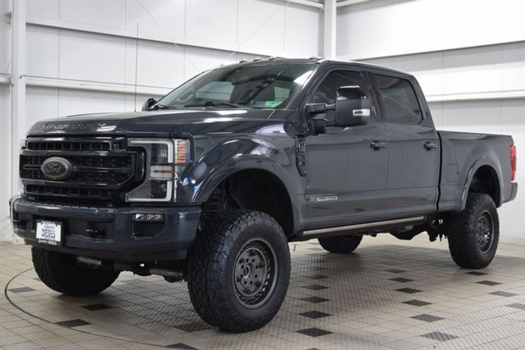 2021 Ford F-350 Lariat photo 2