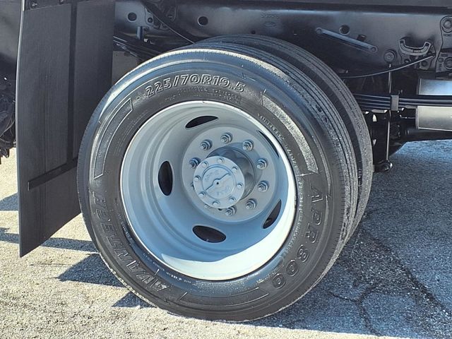 2021 Ford Super Duty F-450 DRW Cab-Chassis 14' Box Truck w/Liftgate - 23091618 - 36