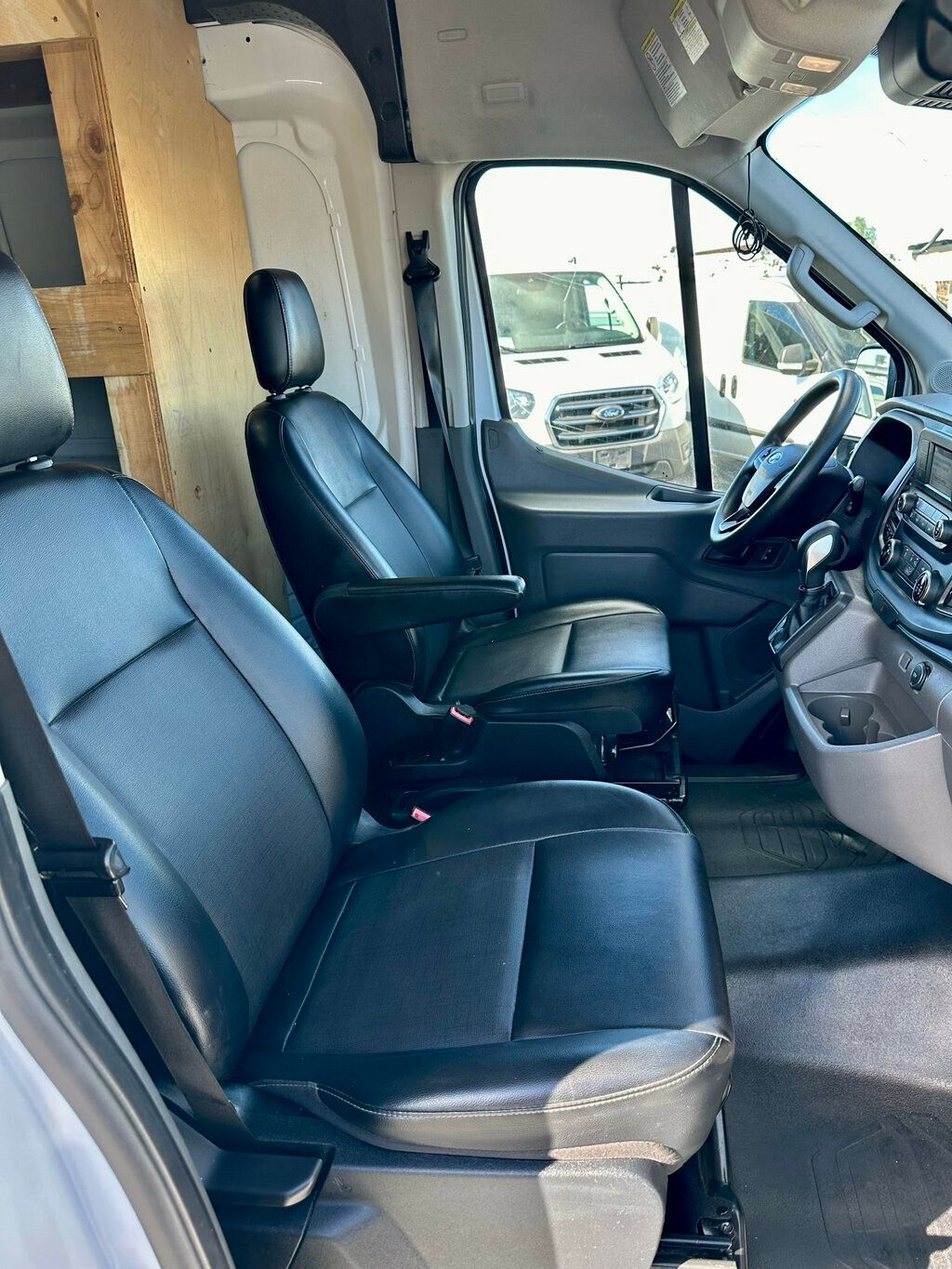 2021 Ford Transit Cargo Van photo 9