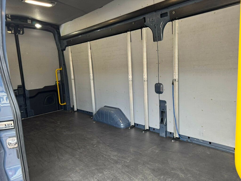 2021 Ford Transit Cargo Van T-250 148" EL Hi Rf 9070 GVWR RWD - 23049657 - 9
