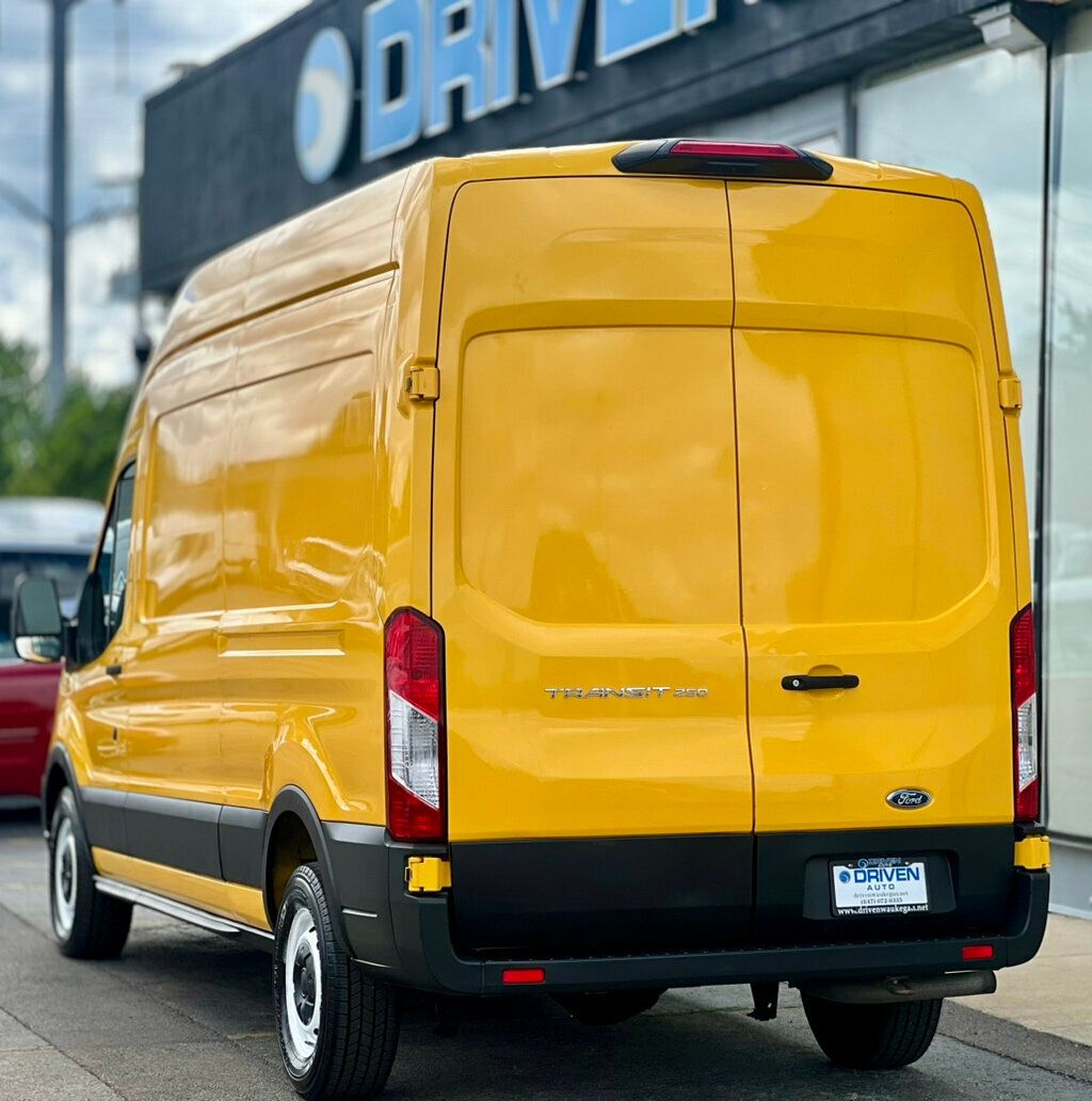 2021 Ford Transit Cargo Van photo 3