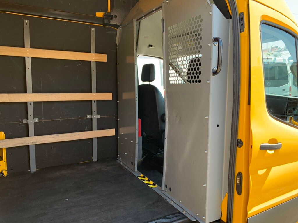 2021 Ford Transit Cargo Van photo 4