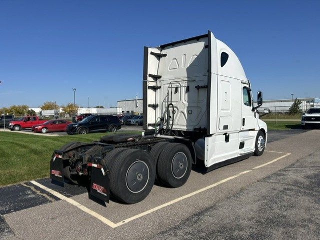 2021 Freightliner Cascadia 2021 FREIGHTLINER CASCADIA SLEEPER - 23092295 - 11