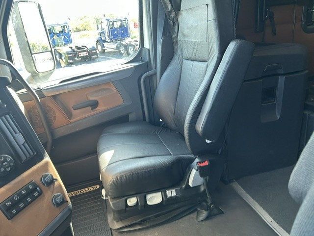 2021 Freightliner Cascadia 2021 FREIGHTLINER CASCADIA SLEEPER - 23092295 - 12