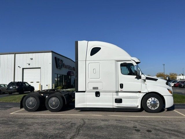 2021 Freightliner Cascadia 2021 FREIGHTLINER CASCADIA SLEEPER - 23092295 - 4