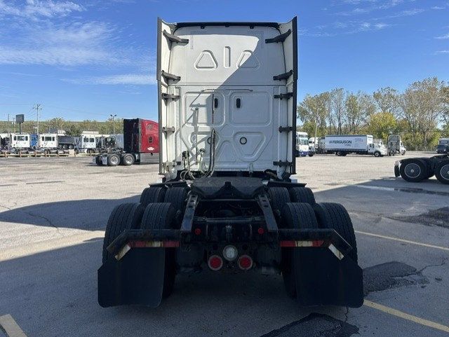 2021 Freightliner Cascadia 2021 FREIGHTLINER CASCADIA SLEEPER - 23094630 - 4