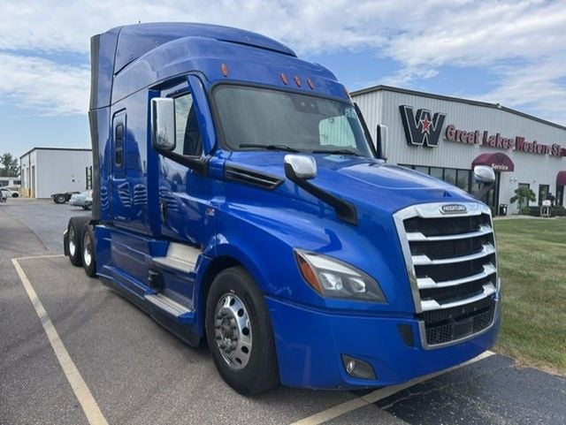 2021 Freightliner Cascadia 2021 FREIGHTLINER CASCADIA SLEEPER - 23074999 - 2