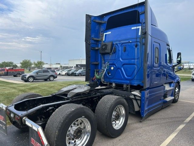 2021 Freightliner Cascadia 2021 FREIGHTLINER CASCADIA SLEEPER - 23074999 - 5