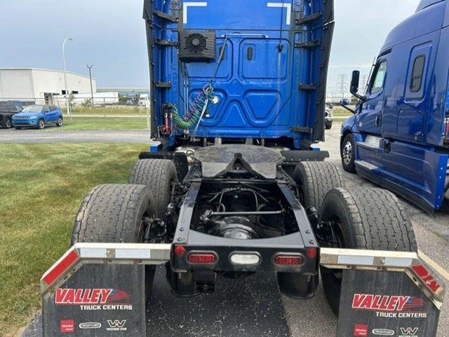 2021 Freightliner Cascadia 2021 FREIGHTLINER CASCADIA SLEEPER - 23074999 - 6